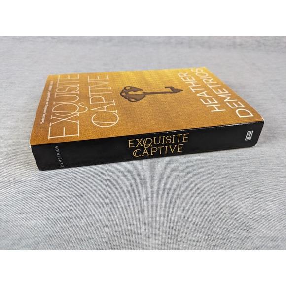 🍭 3/$10 Heather Demetrios: Exquisite Captive- Dark Caravan Cycle #1 (Paperback) - Picture 2 of 4
